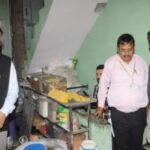 त्योहारों की मिठास पर खाद्य विभाग का पहरा, शामली में दुकानों के पीछे चल रहा था मिठाई बनाने का काम!
